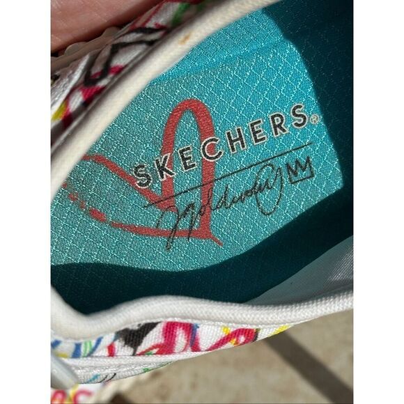 Sketchers STREET TRAX-UNITED HEARTRed, Yellow, Green Size 5.5 - Picture 6 of 11